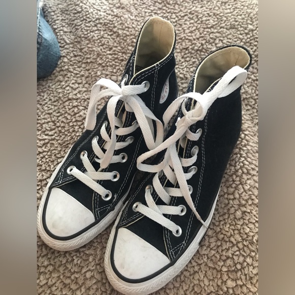 SOLD Chuck Taylor All Star Classic Black High Top Converse Sneakers 6 Like NEW - Picture 1 of 7